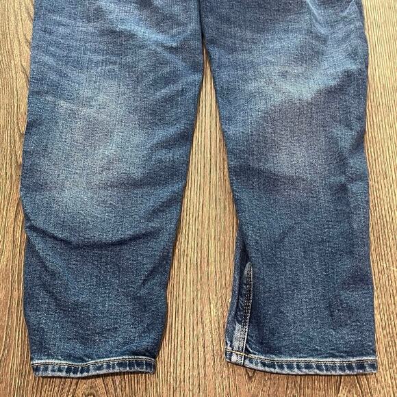 American Eagle Curvy Mom Jeans High-Rise Strigid Denim Medium Wash Blue Size 6 - Picture 8 of 12